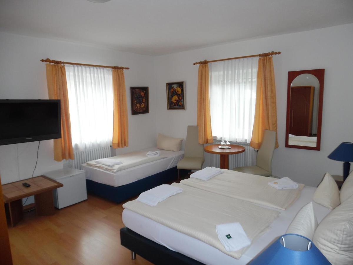 Hotel Edelweiß - Housity