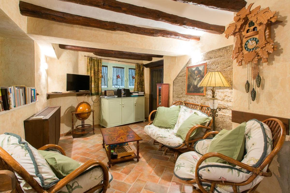 Hotel Rural El Pilaret - Housity
