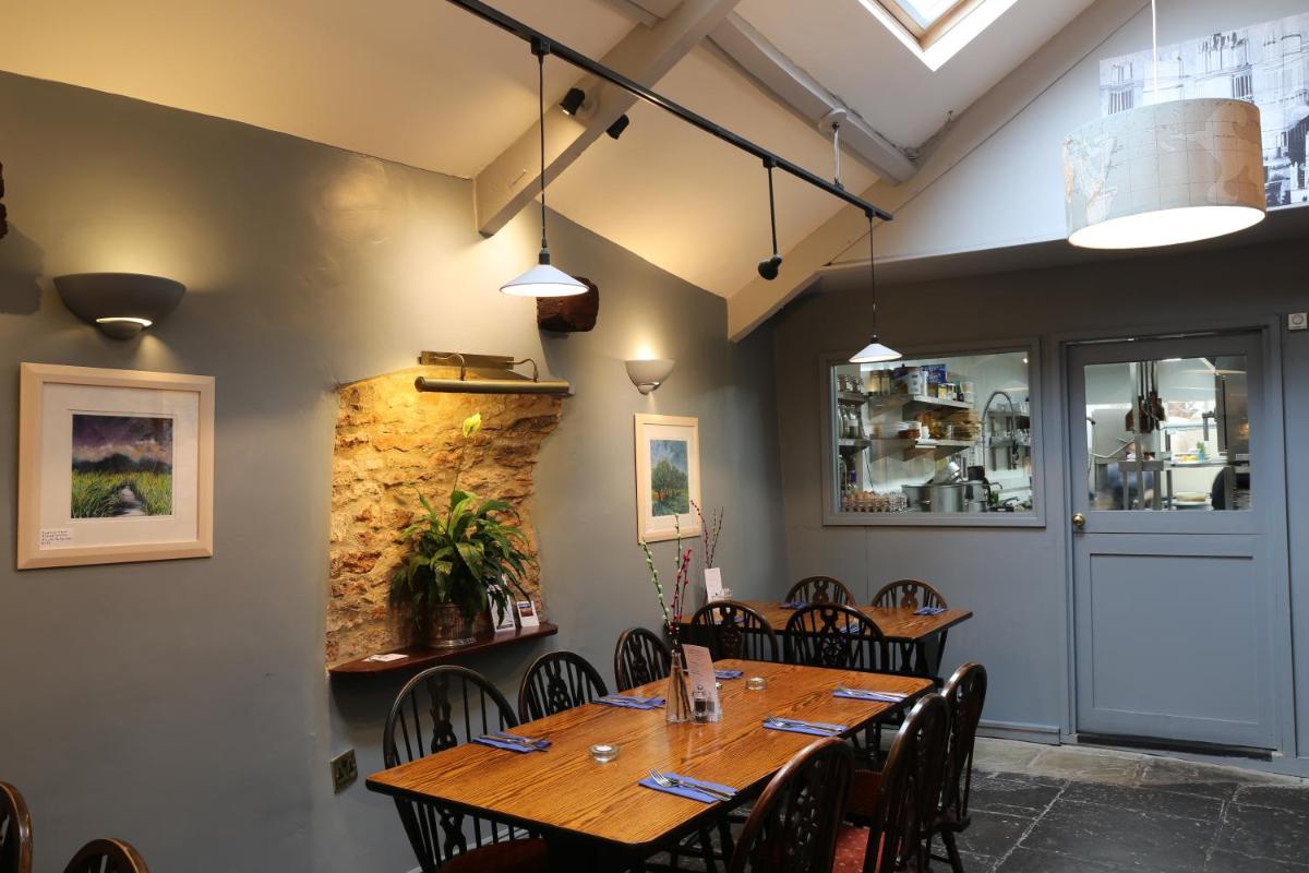 The George Inn - Housity