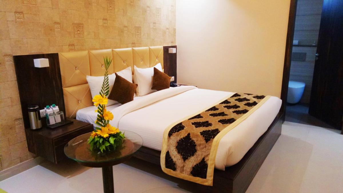 Pinnacle by Click Hotels, Lucknow - Housity