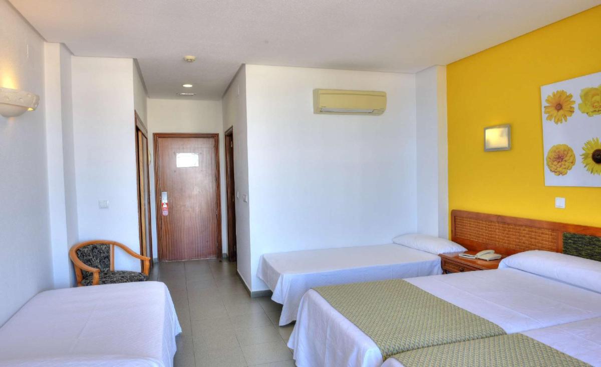 Cama o camas de una habitación en Hotel & Spa Entremares