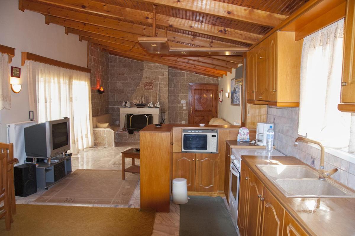 Suitetrails - Ionian Sunset Beach Apartment