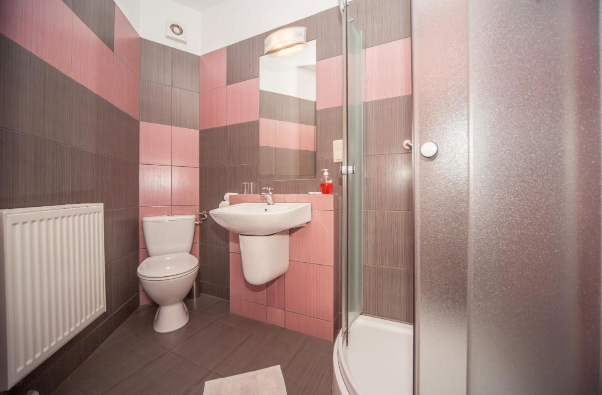 Hotel Ada - Housity