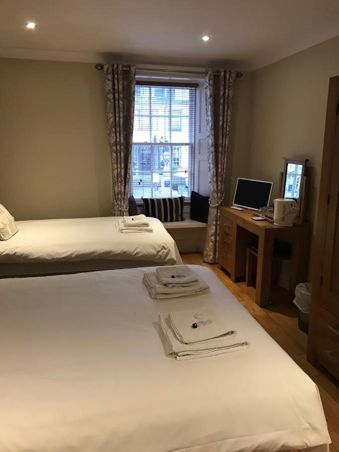 The Crown Hotel - Housity