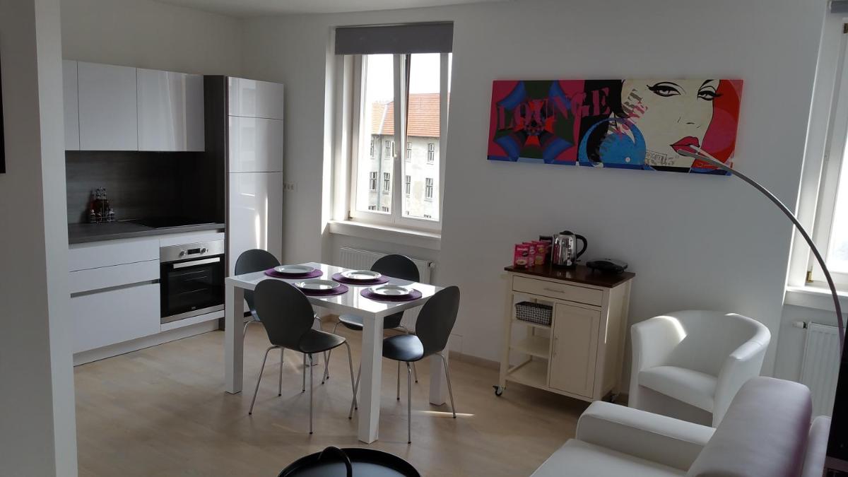 Greg's Great Location Apartment - Housity