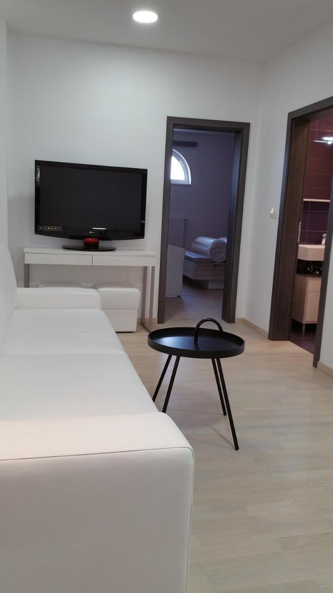 Greg's Great Location Apartment - Housity
