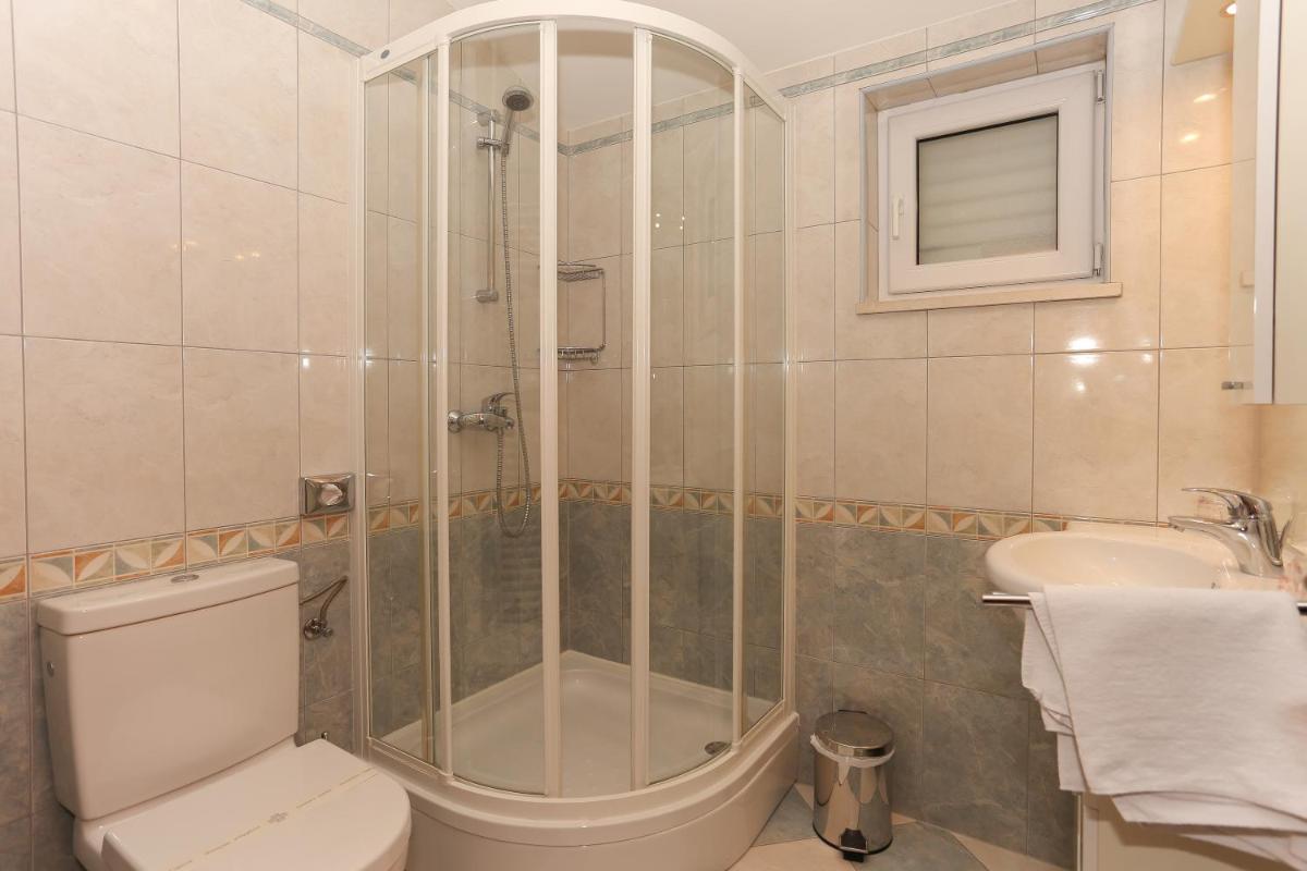 Apartments and Rooms Astoria - Hizvo