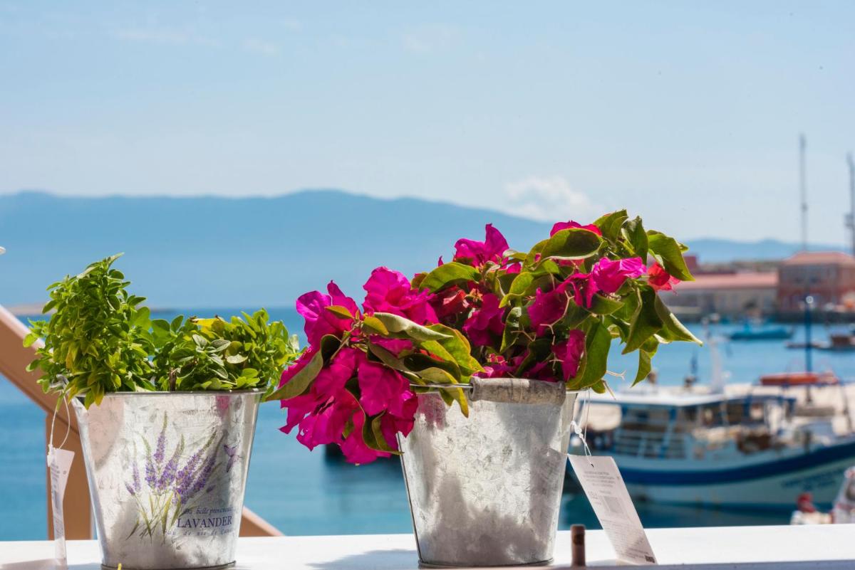 Spitakia - Housity