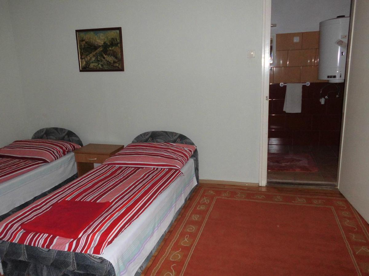Fenyves Apartman - Housity