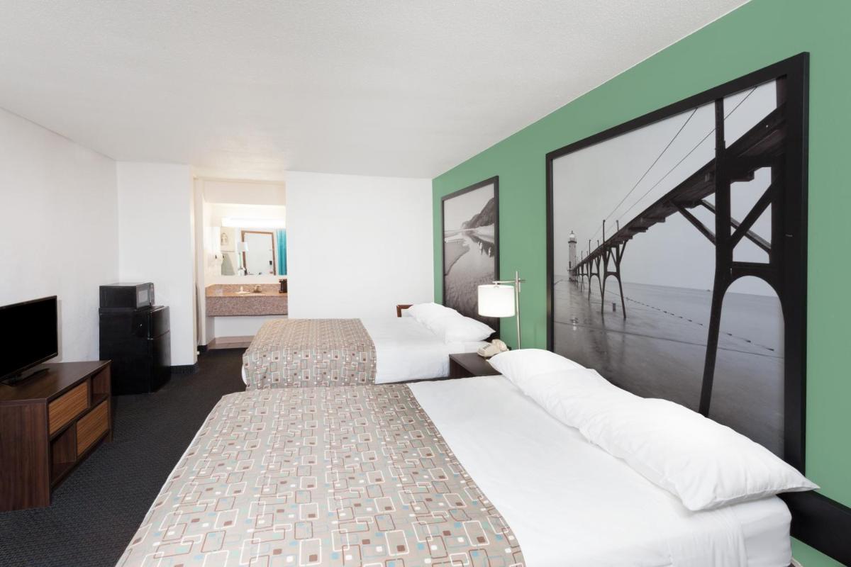 Super 8 by Wyndham Stevensville St Joseph - Housity