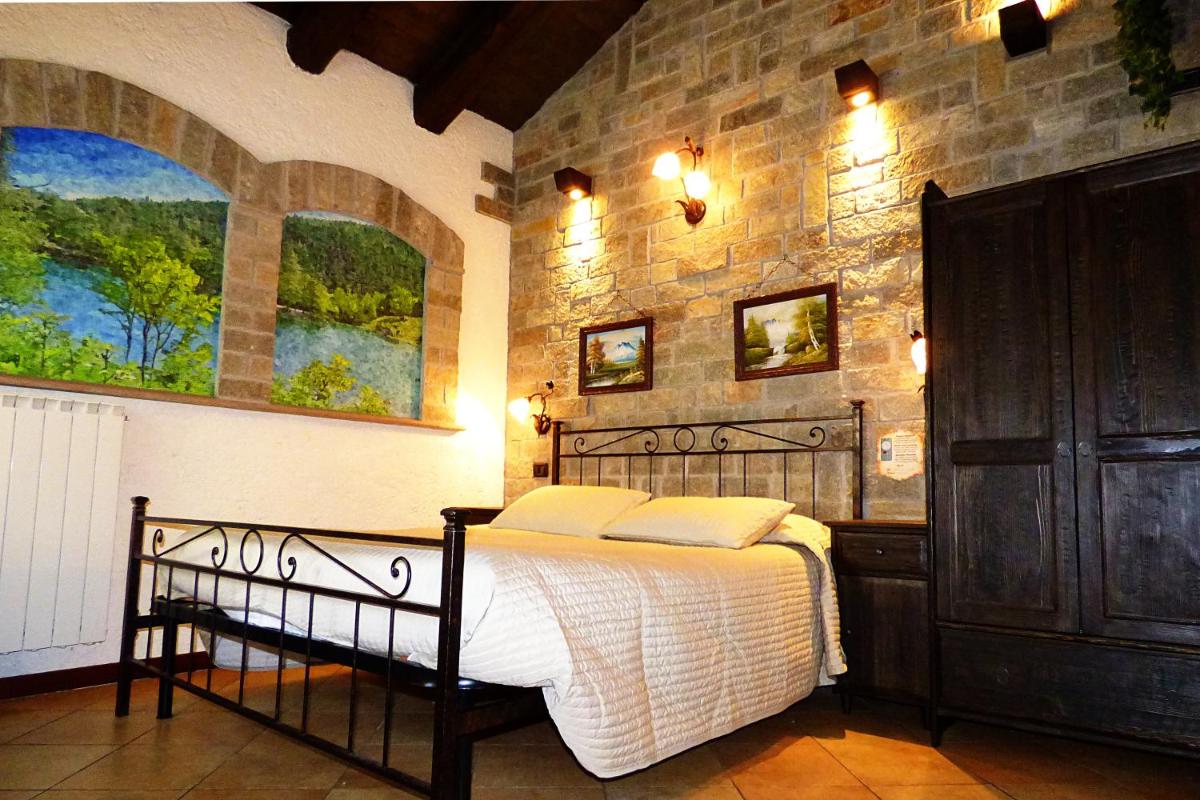Chalet Sul Lago Hotel In Montagna - Housity