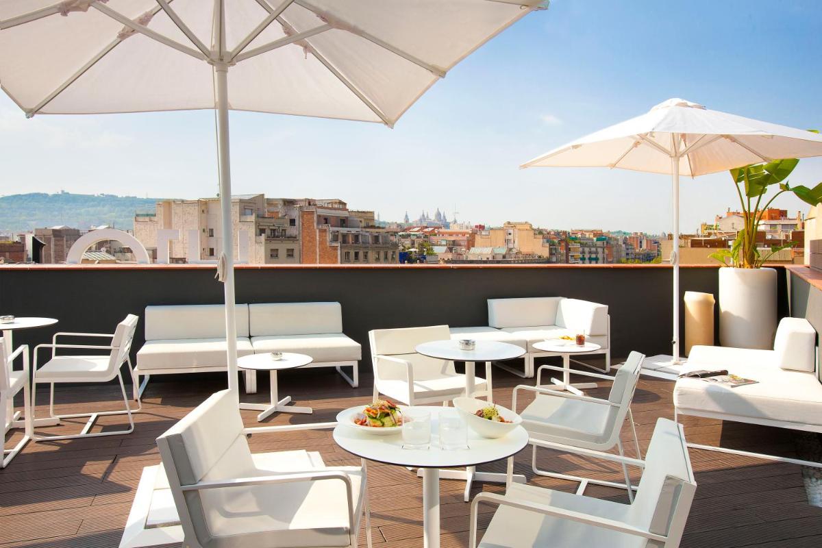 Un balcón o terraza de H10 Casanova