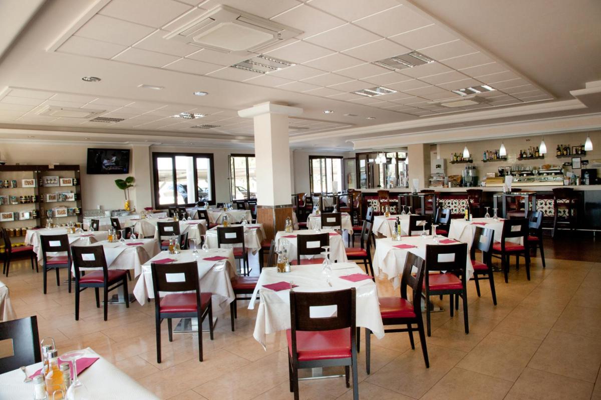 Hotel El Capricho - Housity
