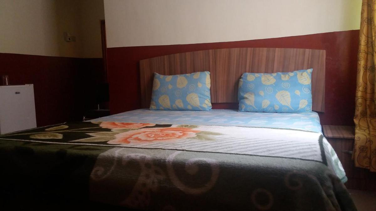 Adinkra City Hotel - Housity
