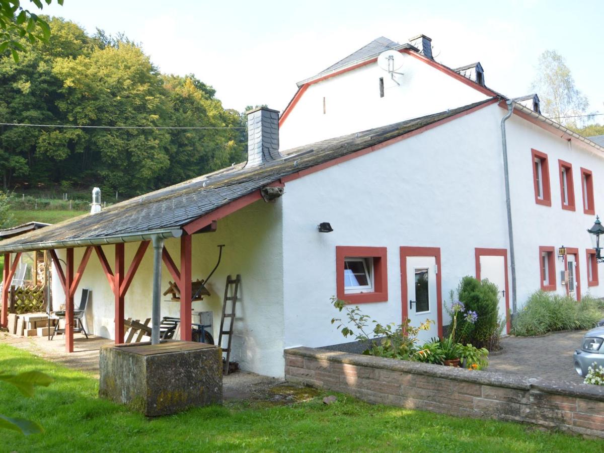 Country house with private garden - Housity