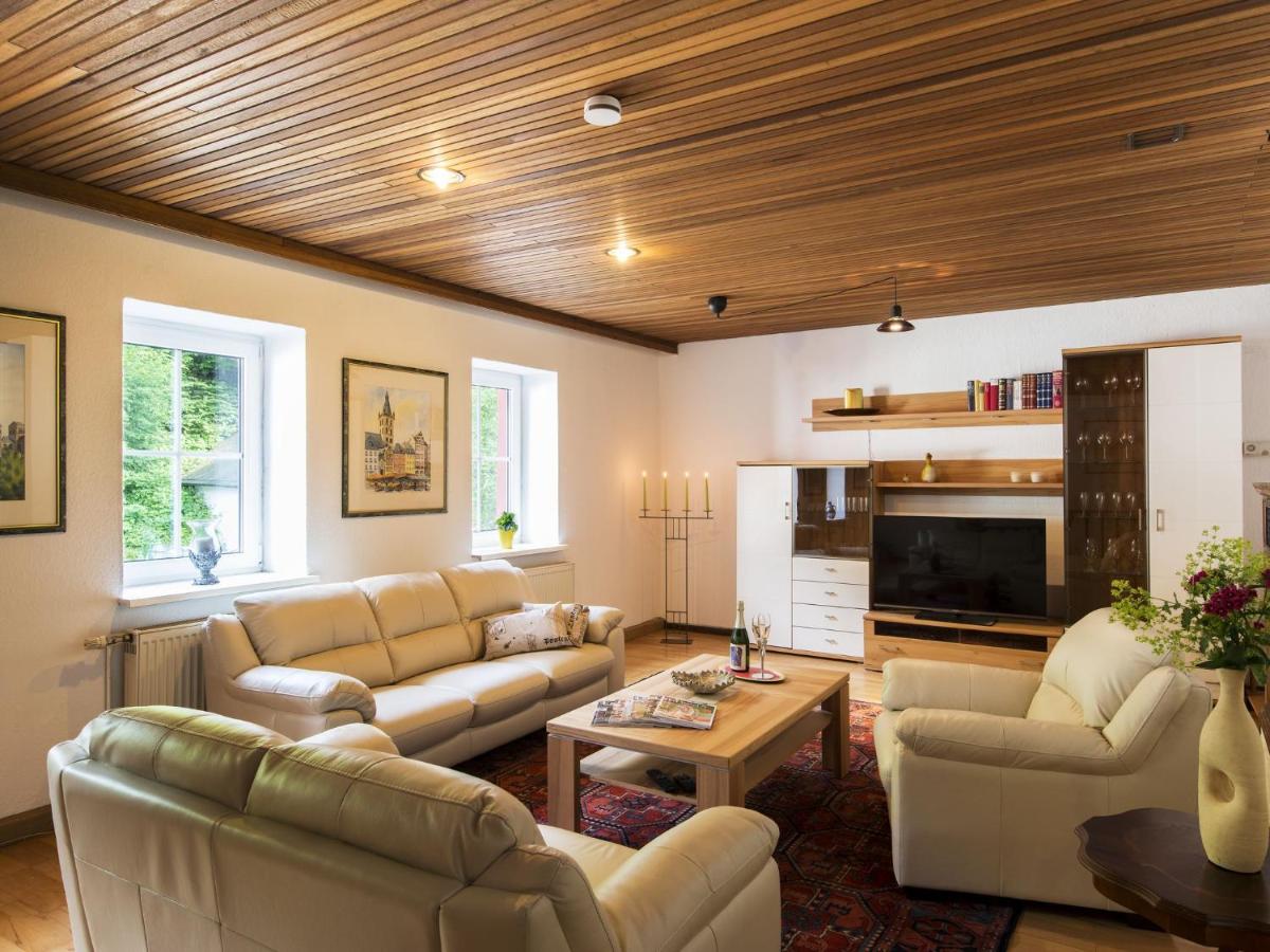 Country house with private garden - Housity
