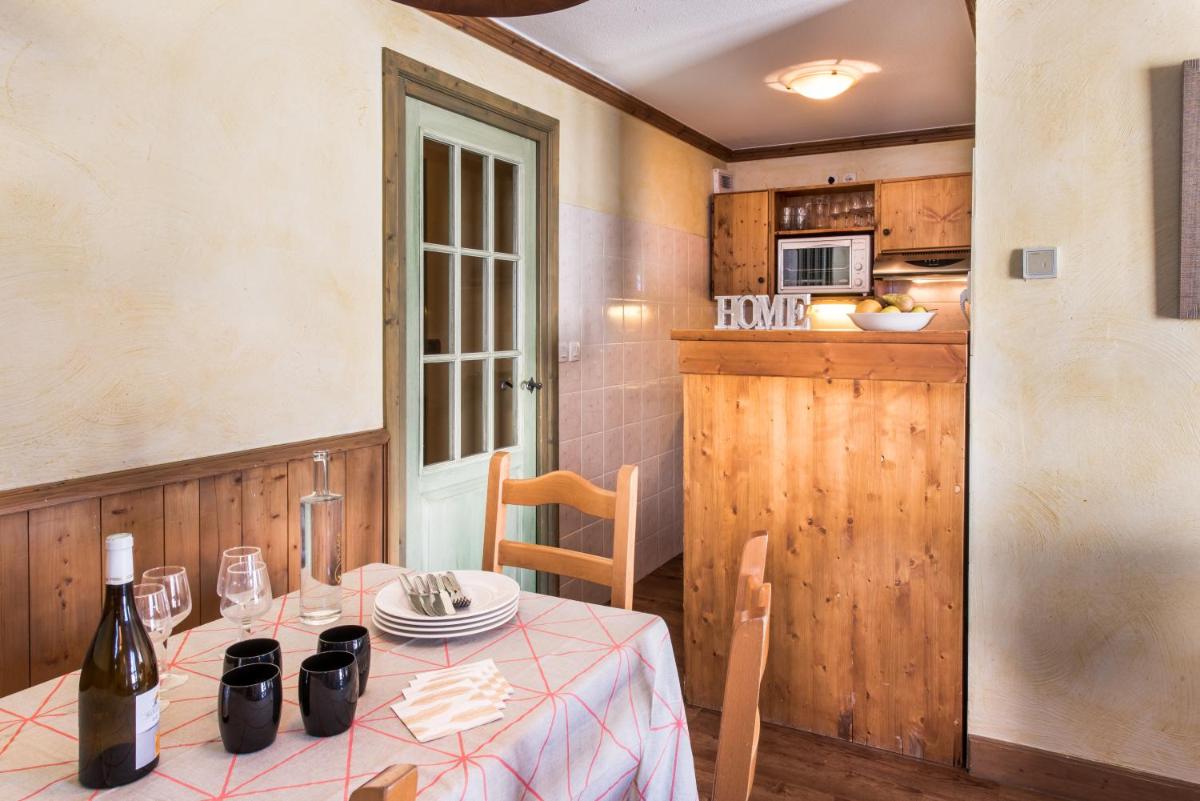 Cuisine ou kitchenette dans l'établissement Résidences Village Montana by Les Etincelles