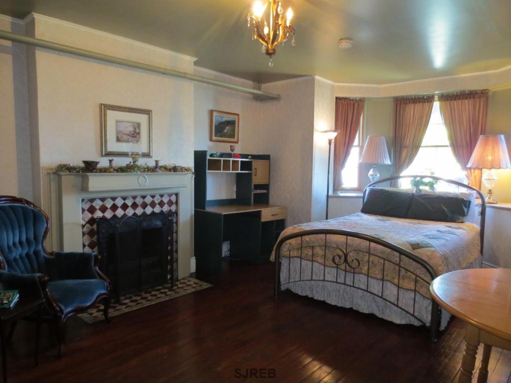 A Tanners Home Inn Bed and Breakfast - Housity