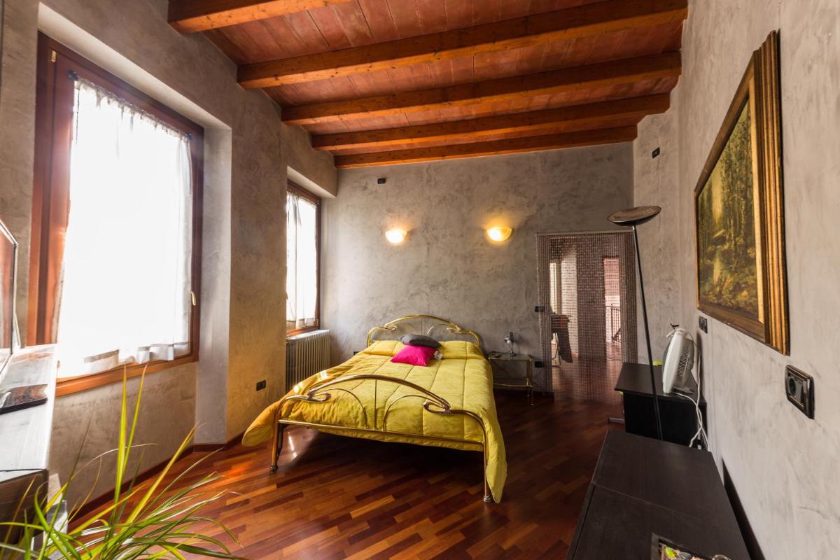 Wake Surf House - Housity