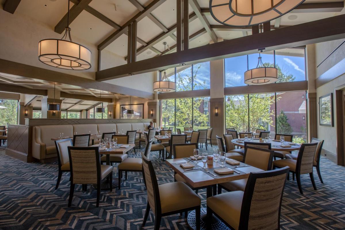 Little America Hotel Flagstaff - Housity