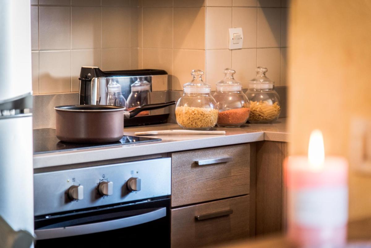 Cuisine ou kitchenette dans l'établissement Résidences Village Montana by Les Etincelles