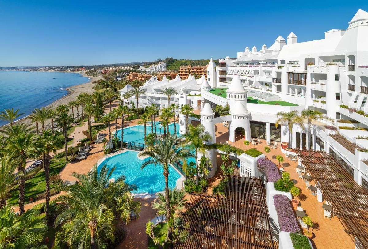 Piscina en o cerca de H10 Estepona Palace