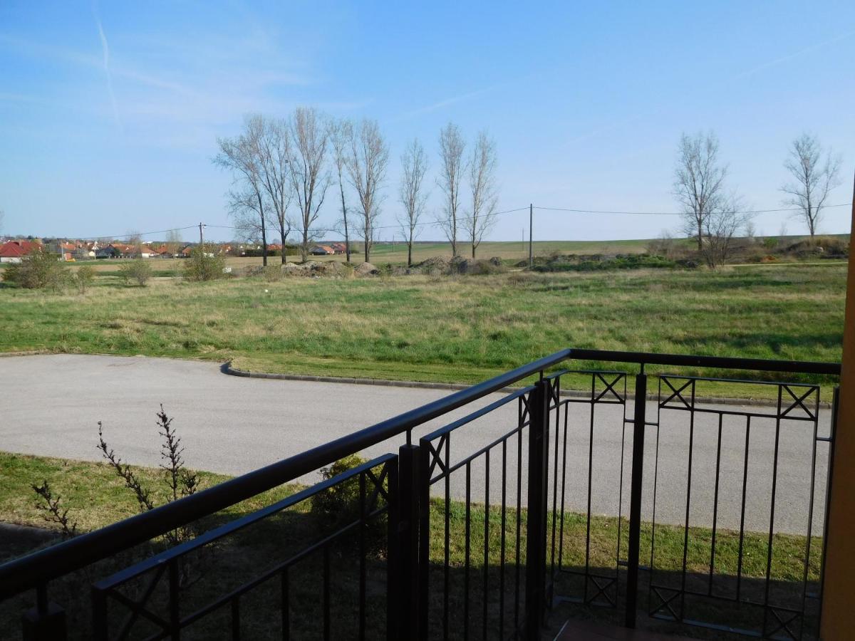 Jade Apartment - Housity