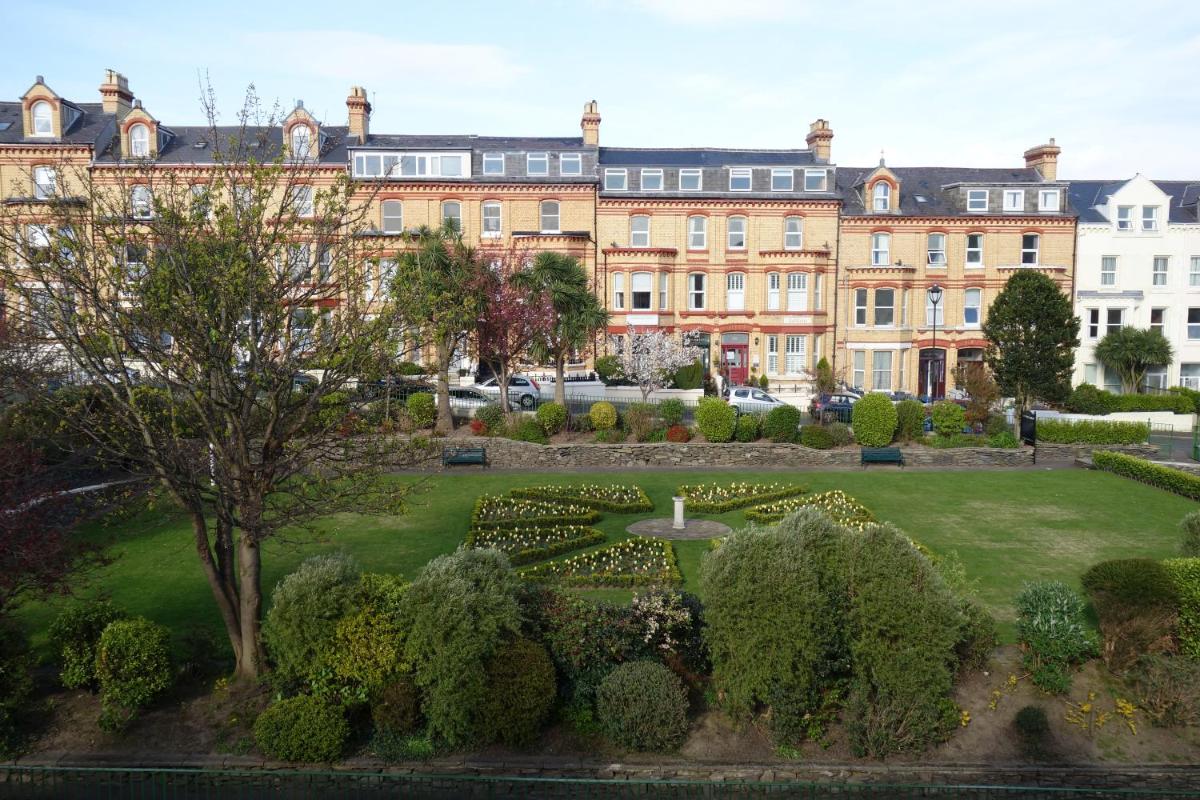 The Hutchinson Apartments - Housity