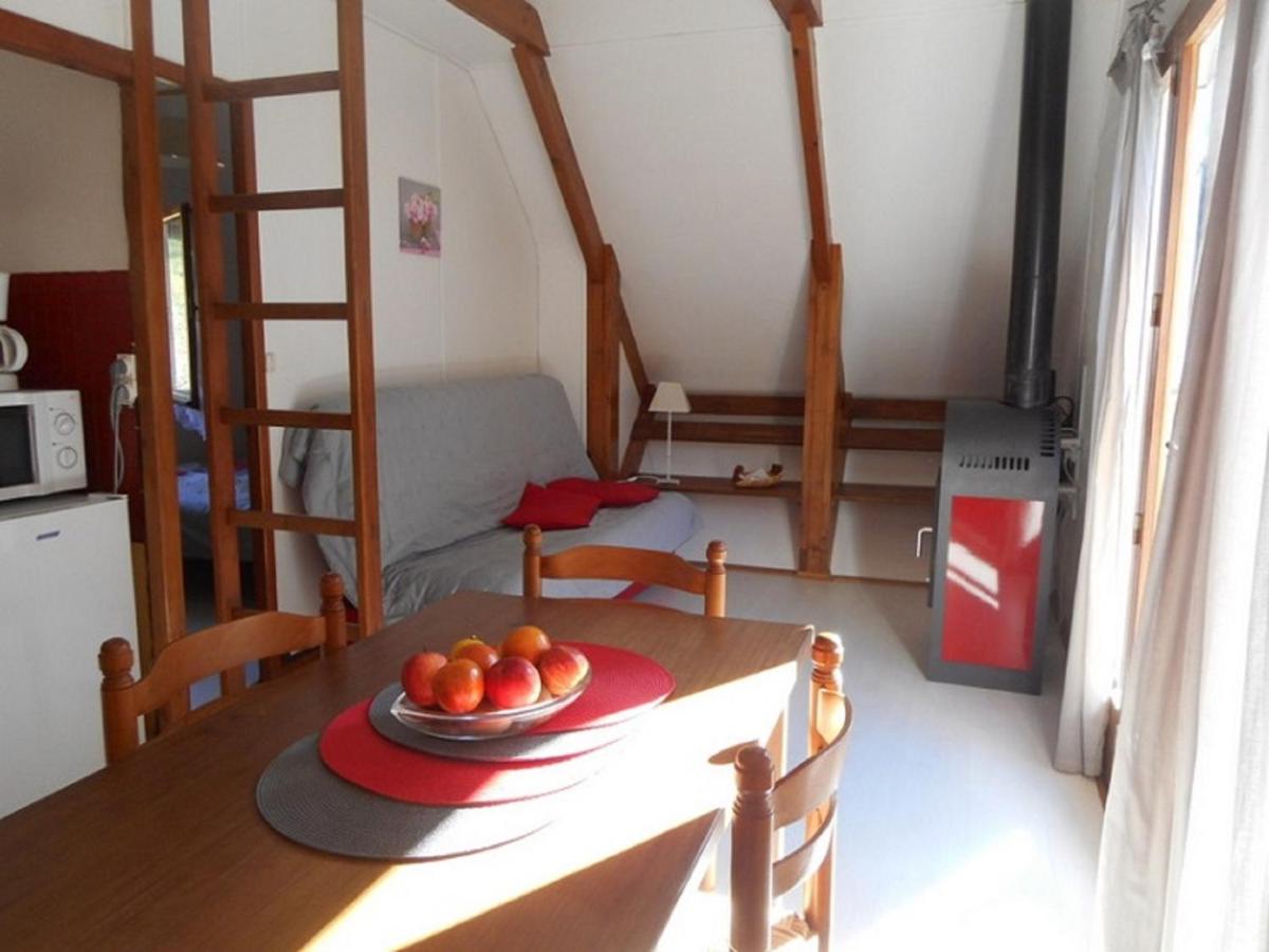 PETIT CHALET a proximite du Col de Romeyere - Housity