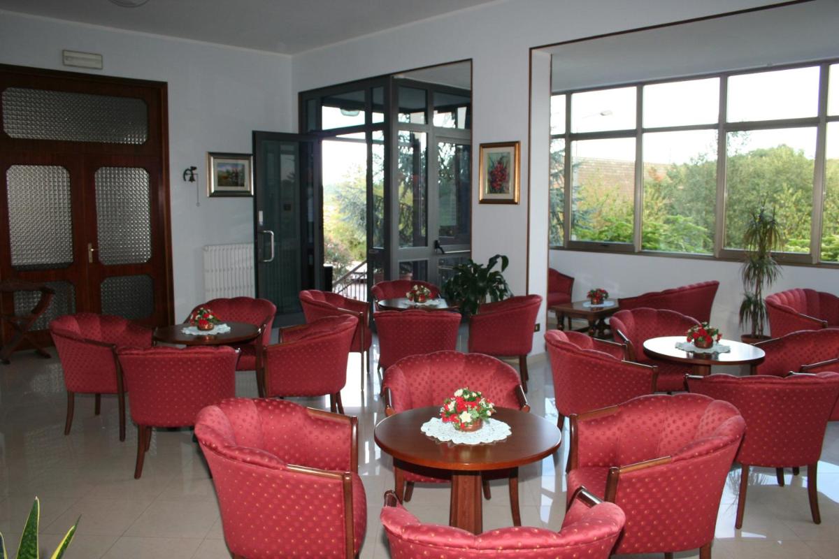 Albergo Esperia - Housity