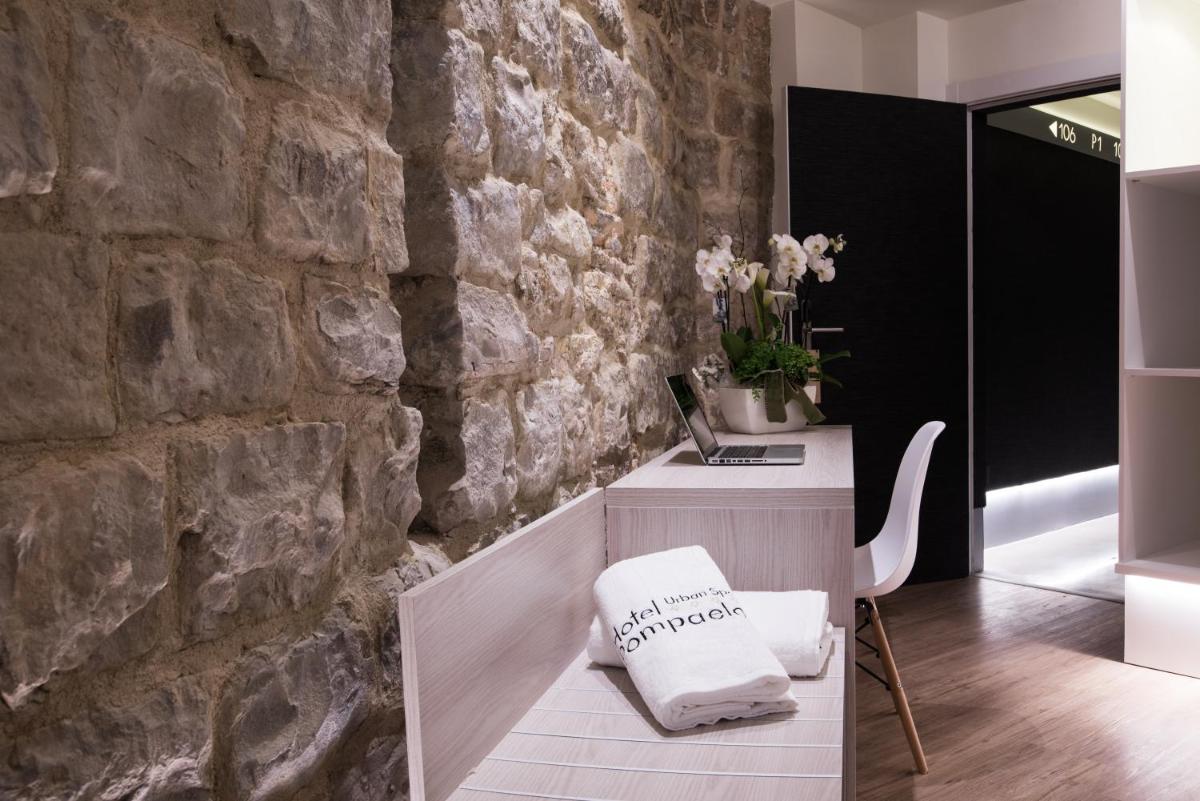 Imagen de la galería de Hotel Pompaelo Plaza del Ayuntamiento & Spa, en Pamplona