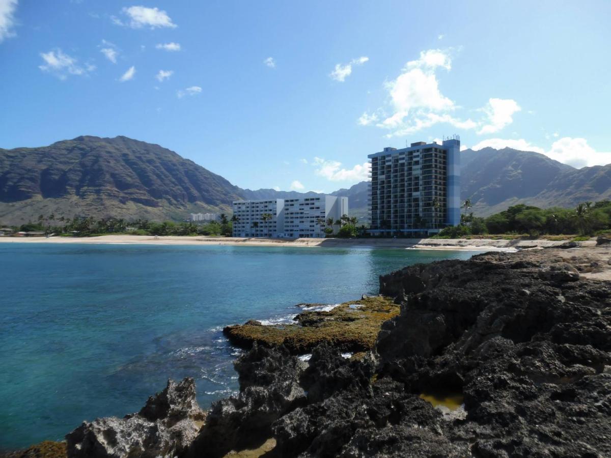 Makaha Beach Cabanas Penthouse - Housity