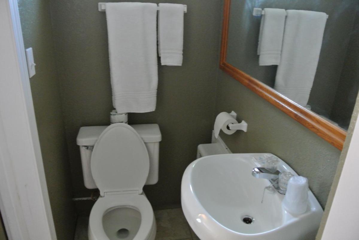 Budget Inn of Appleton - Housity