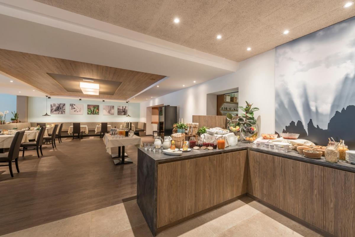 Hotel Rosengarten - Housity