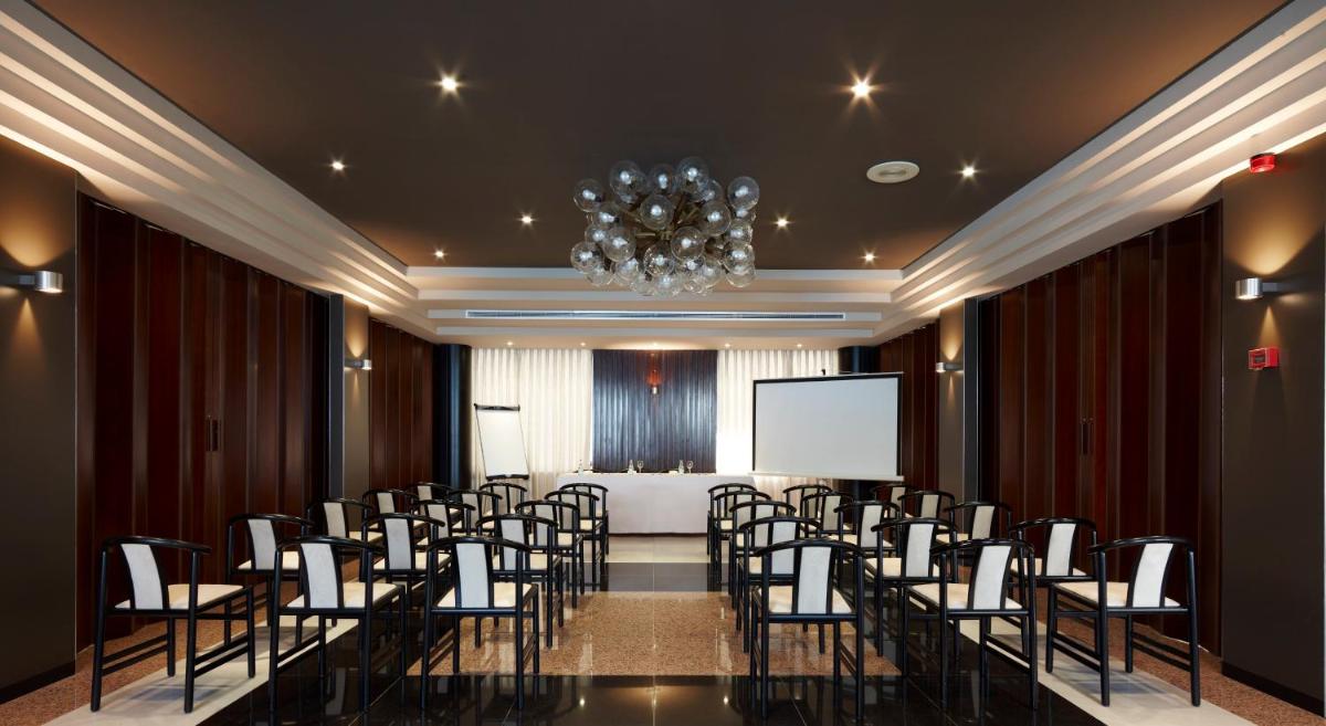 Zona business o sala de conferencias en Hotel Anabel