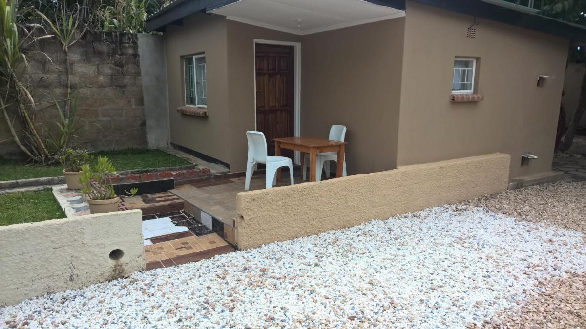 Furnished self-catering guest wing - Housity