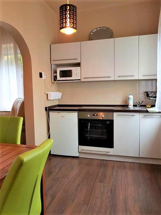 Kovács Vendégház - Housity
