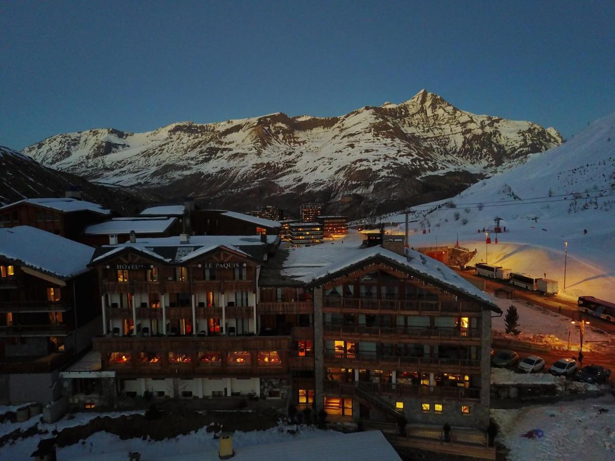 Vue générale sur la montagne ou vue sur la montagne depuis l'hôtel