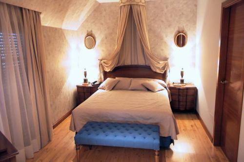 Hotel Santiago - Housity