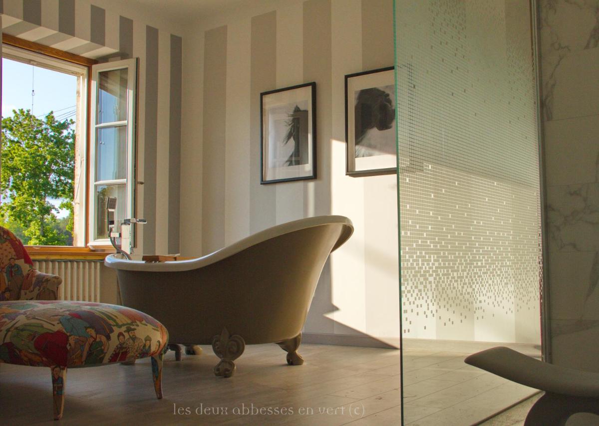 Les Deux Abbesses en Vert | La Grande Maison B&B - Housity