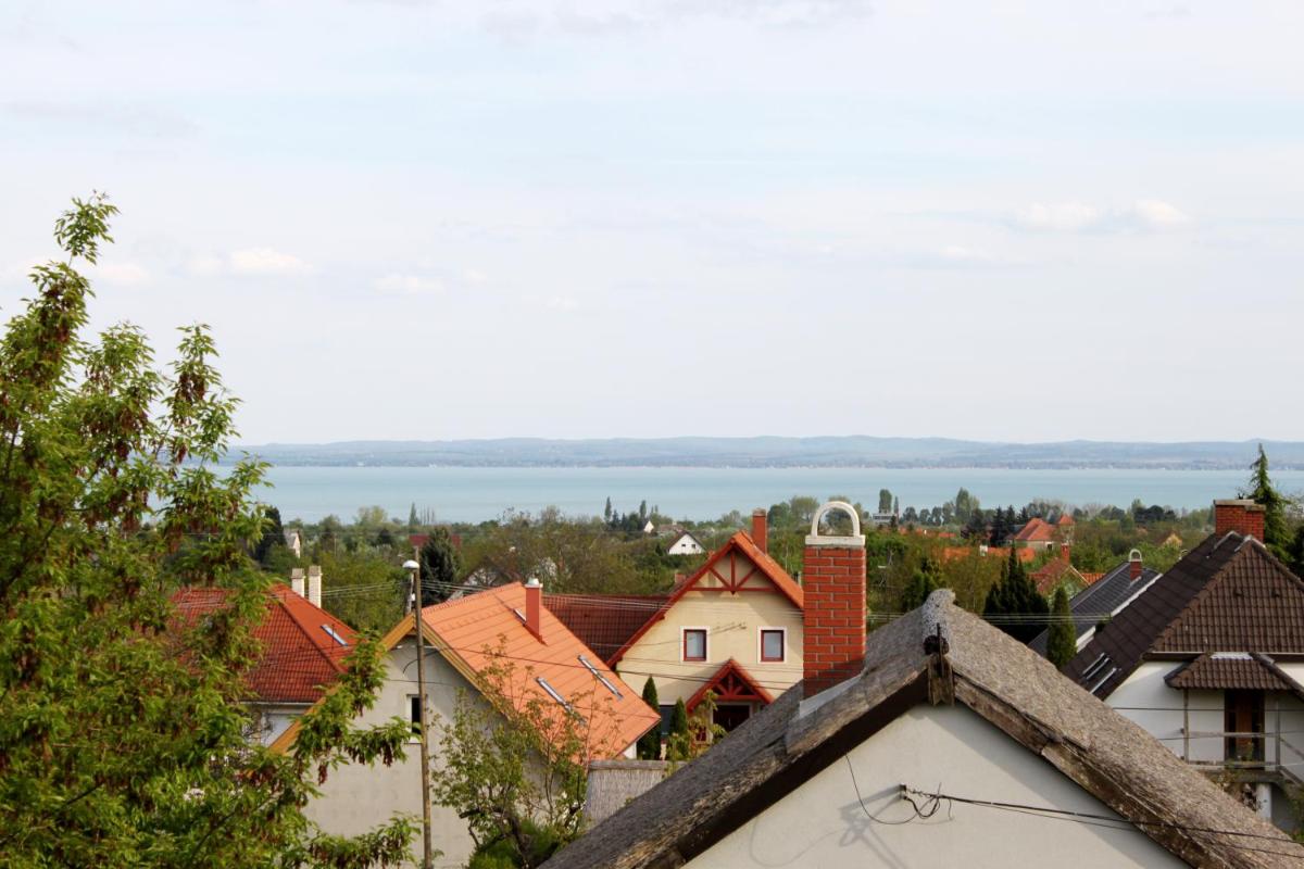 Lila Füge Apartman - Housity