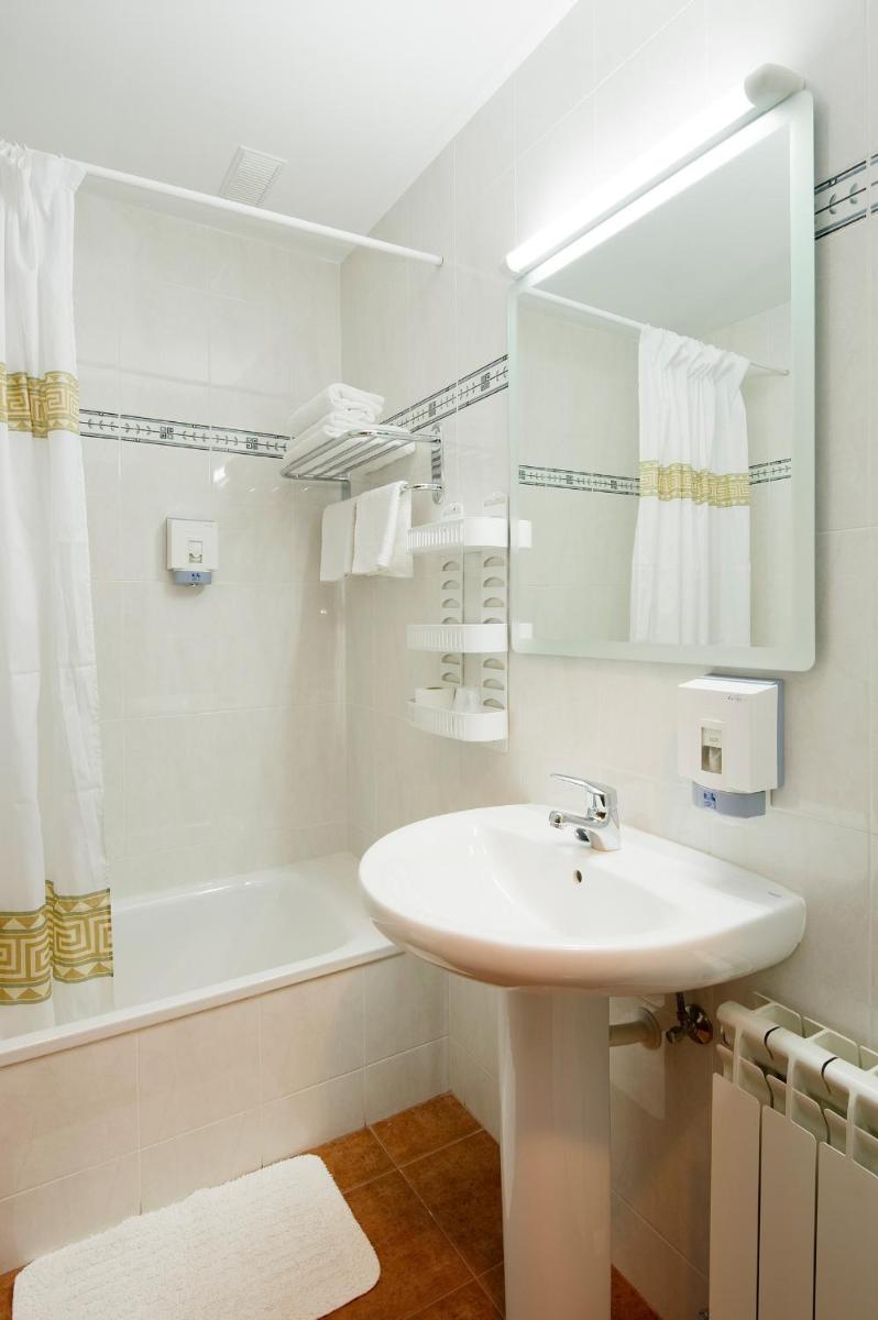 Hotel Castillo d'Acher - Housity