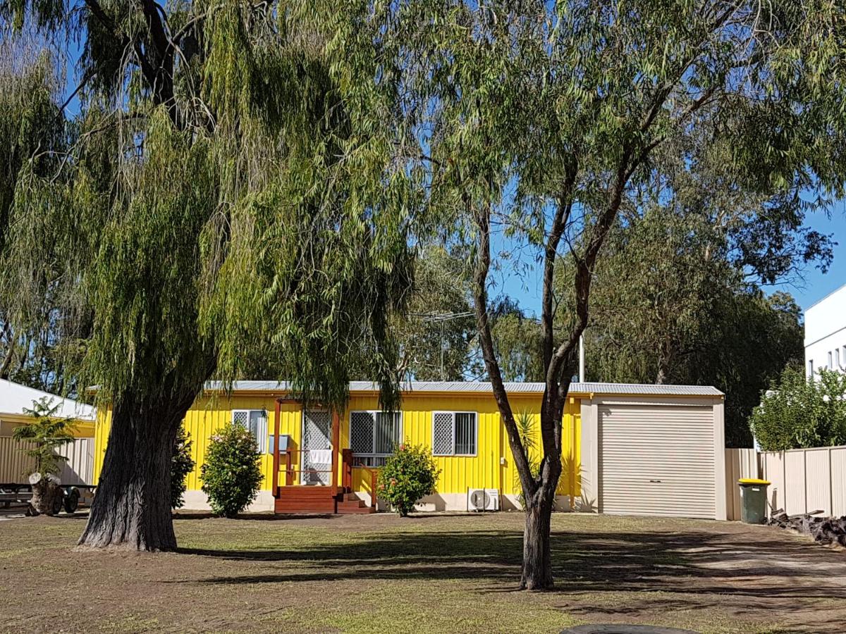 Amazing River House - Housity