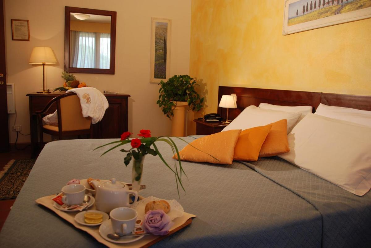Hotel Borgo degli Olivi - Housity