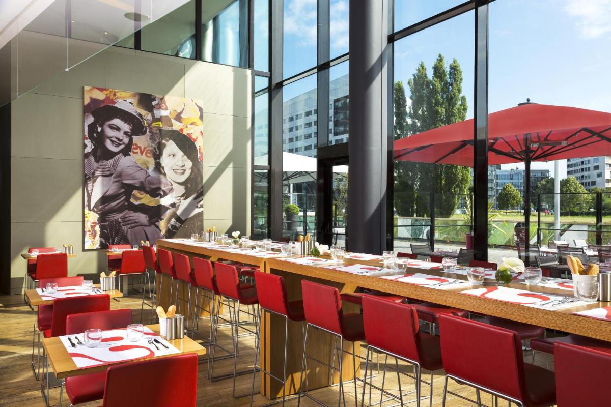 Restaurant ou autre lieu de restauration dans l'établissement Hôtel Barrière Lille