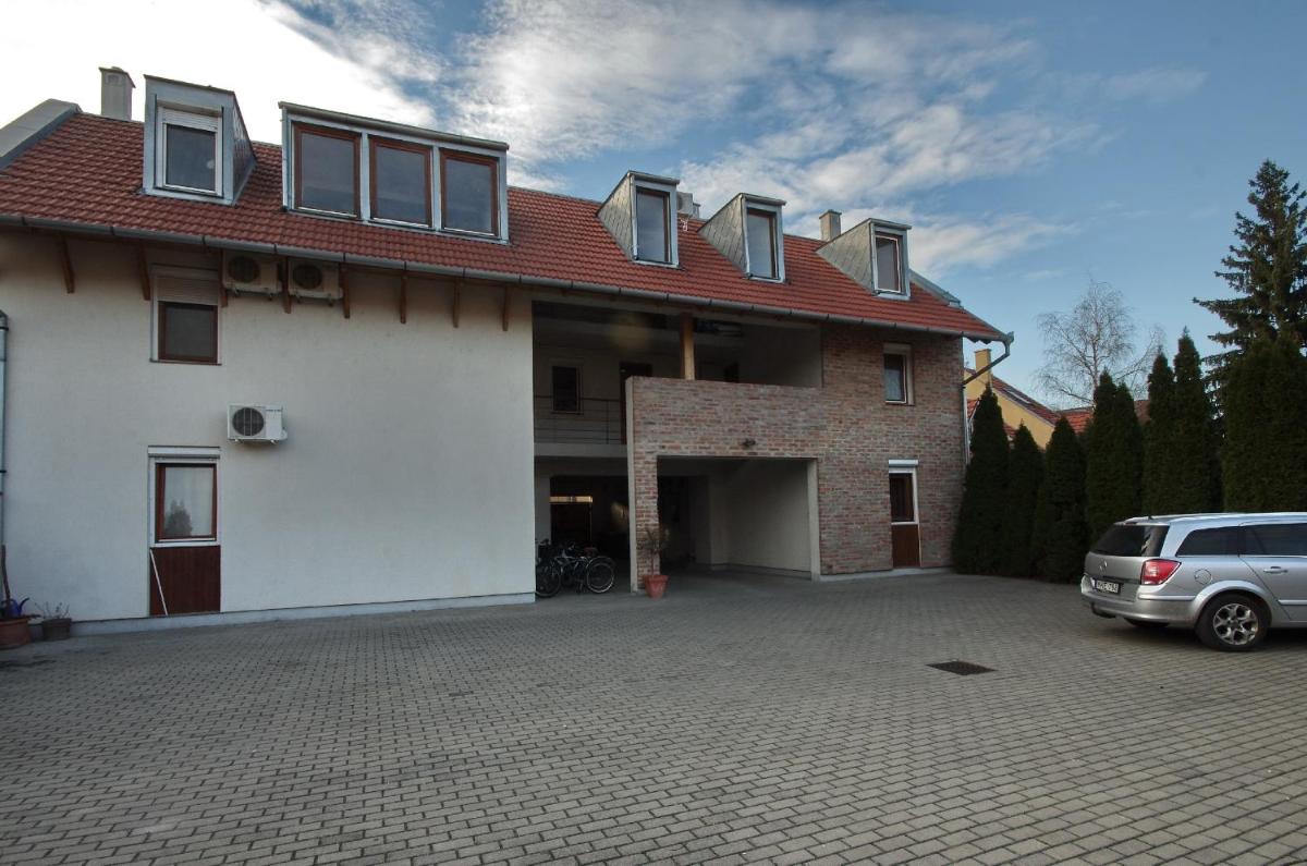 Suitetrails - Bíbor Apartman