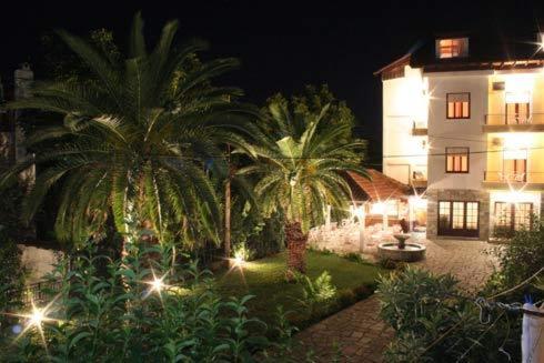 Vicky Rooms & Apartments - Housity
