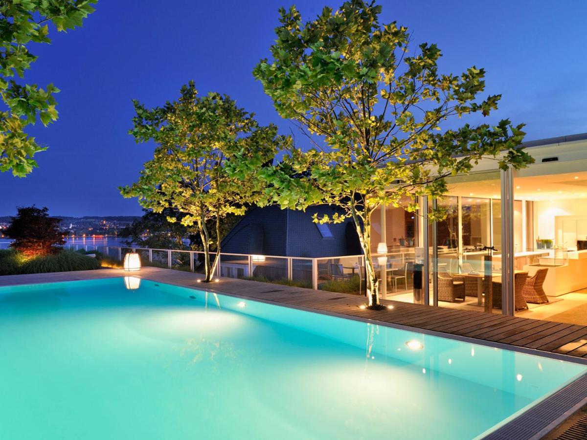 Der Swimmingpool an oder in der Nähe von RIVA - Das Hotel am Bodensee