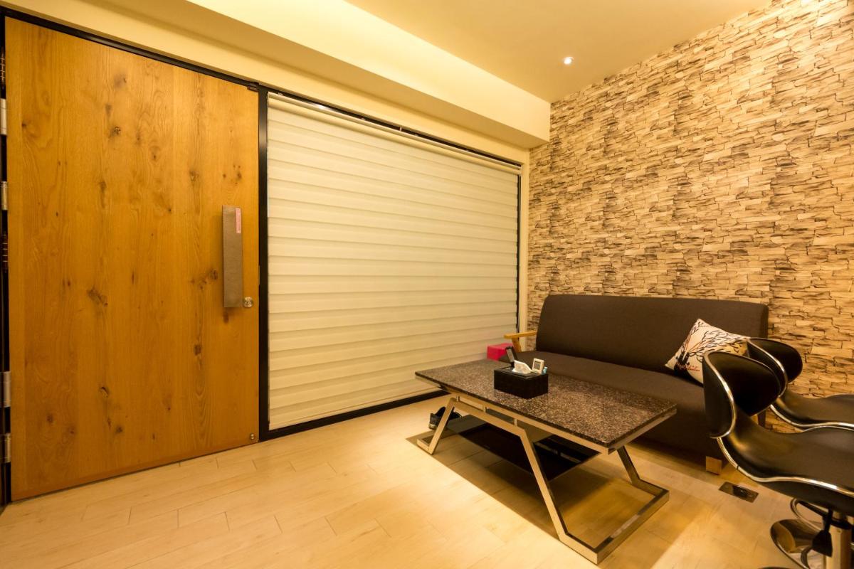 W Hostel - Housity