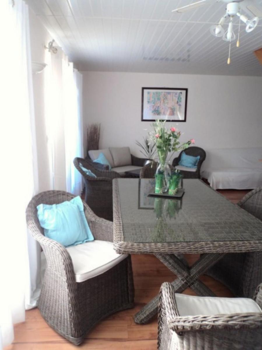 Maison-6pers-parkings privés dans jardin clos - Housity